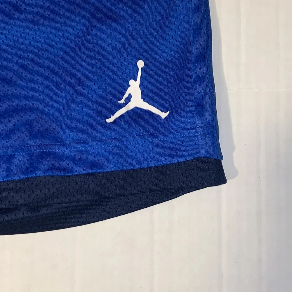 Jordan Men’s Medium Mesh Basketball Shorts
